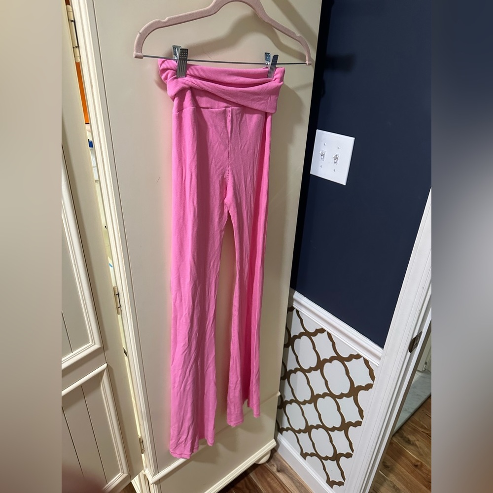 skims pink pants
